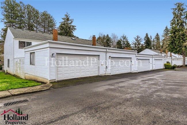 Building Photo - 3 bedroom home in a great location of Beav...
