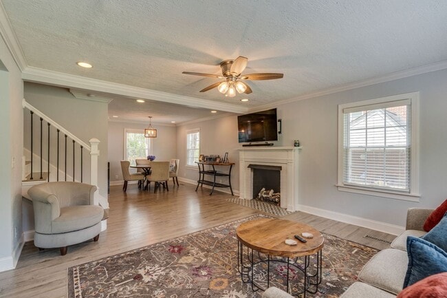 Building Photo - 4 Bedroom / 4 Bath Home for Rent! Kingspor...