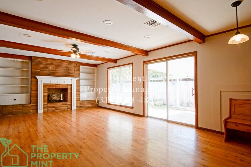 Building Photo - 2327 Whitney Dr