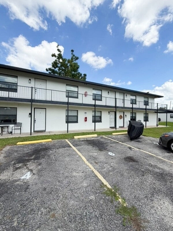 Building Photo - 813 W Jefferson St