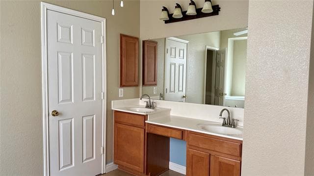 Building Photo - 1256 Logan Dr