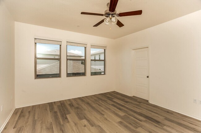 Building Photo - Village at Wells Branch 4-Bedroom Home
