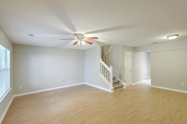 Building Photo - 8074 Shadow Oak Dr