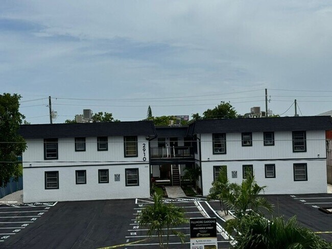 Building Photo - 2843 Fillmore St