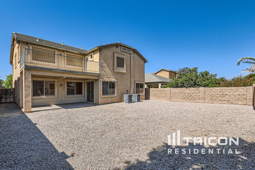 Building Photo - 40781 W Robbins Dr