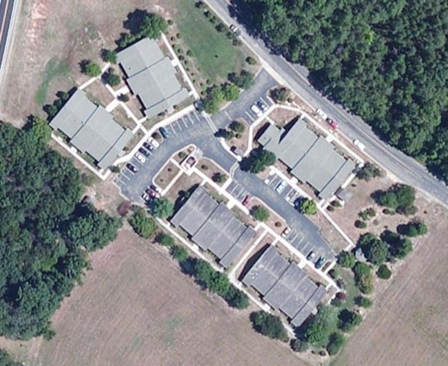 Deerfield Apartments 1651 W Maryland Ave Crewe VA 23930 Apartment