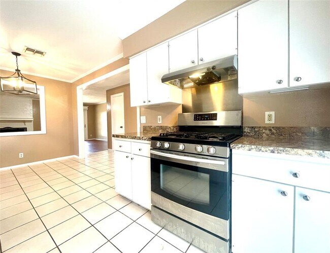 Building Photo - 11600 Fast Horse Dr