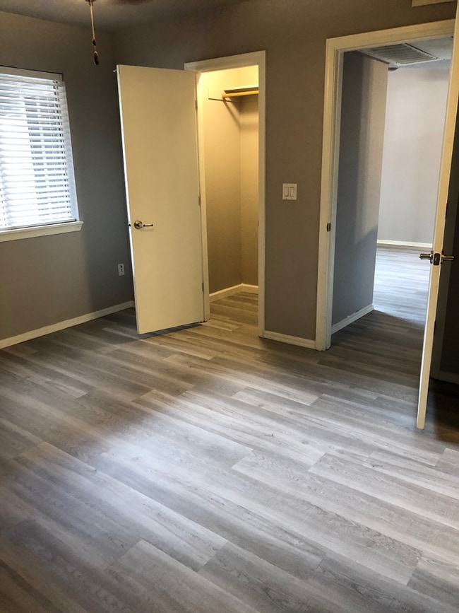 Building Photo - Available NOW: ARBORS - Super Cute 2 bedroom/2bath Condo - $1,695.00 Available NOW.