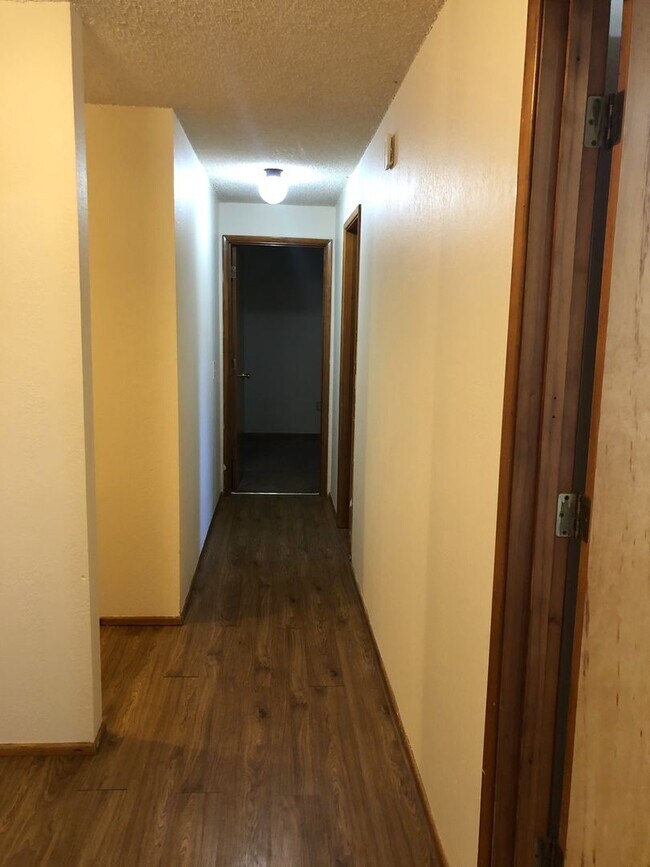 Building Photo - Spacious NW Corvallis Duplex - 3 Bedroom 1...