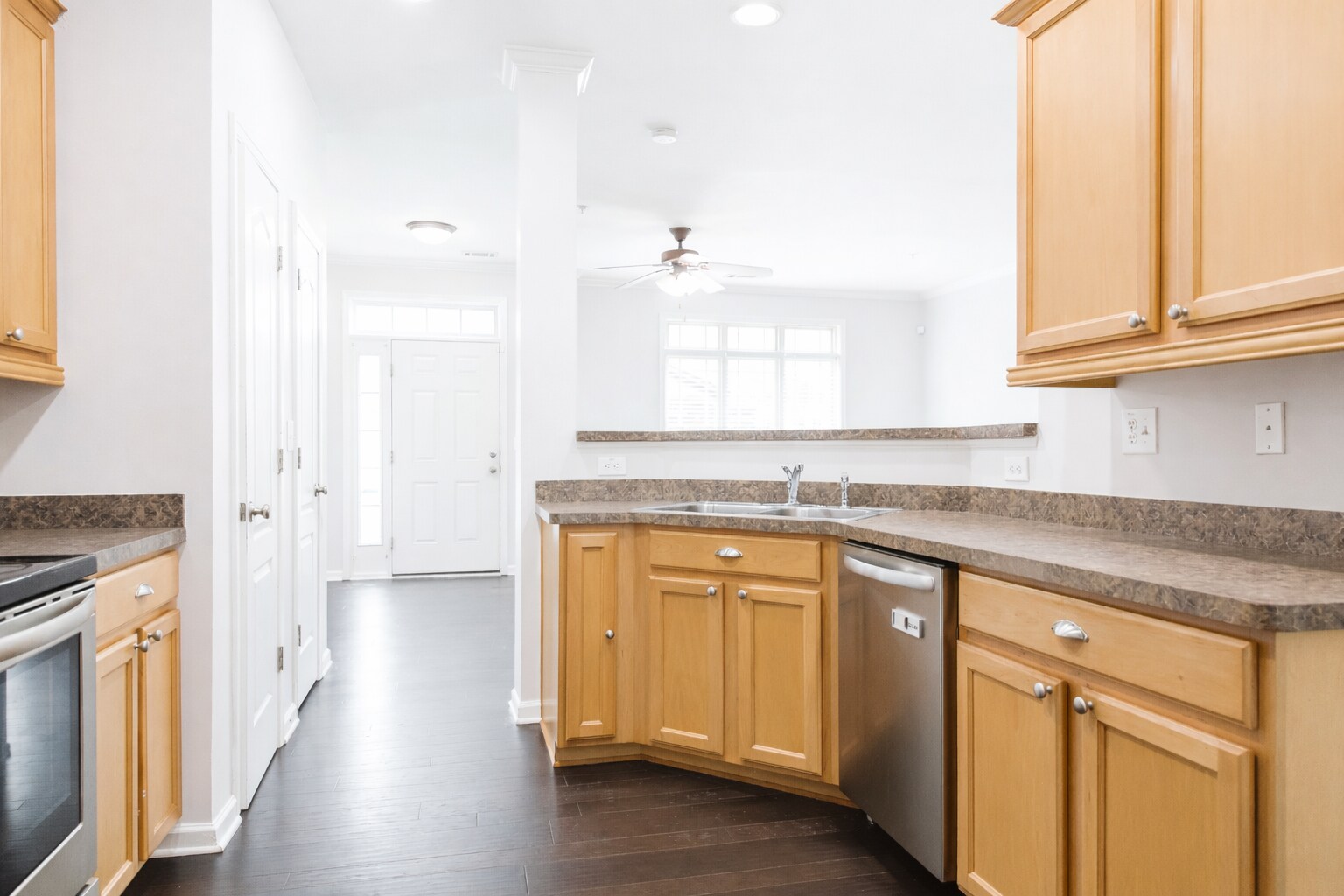 Building Photo - 544 Ridge View Xing