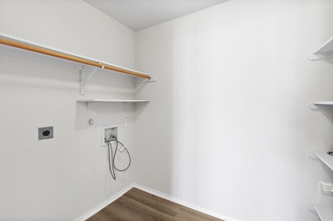 Building Photo - 101 Geronimo Cove