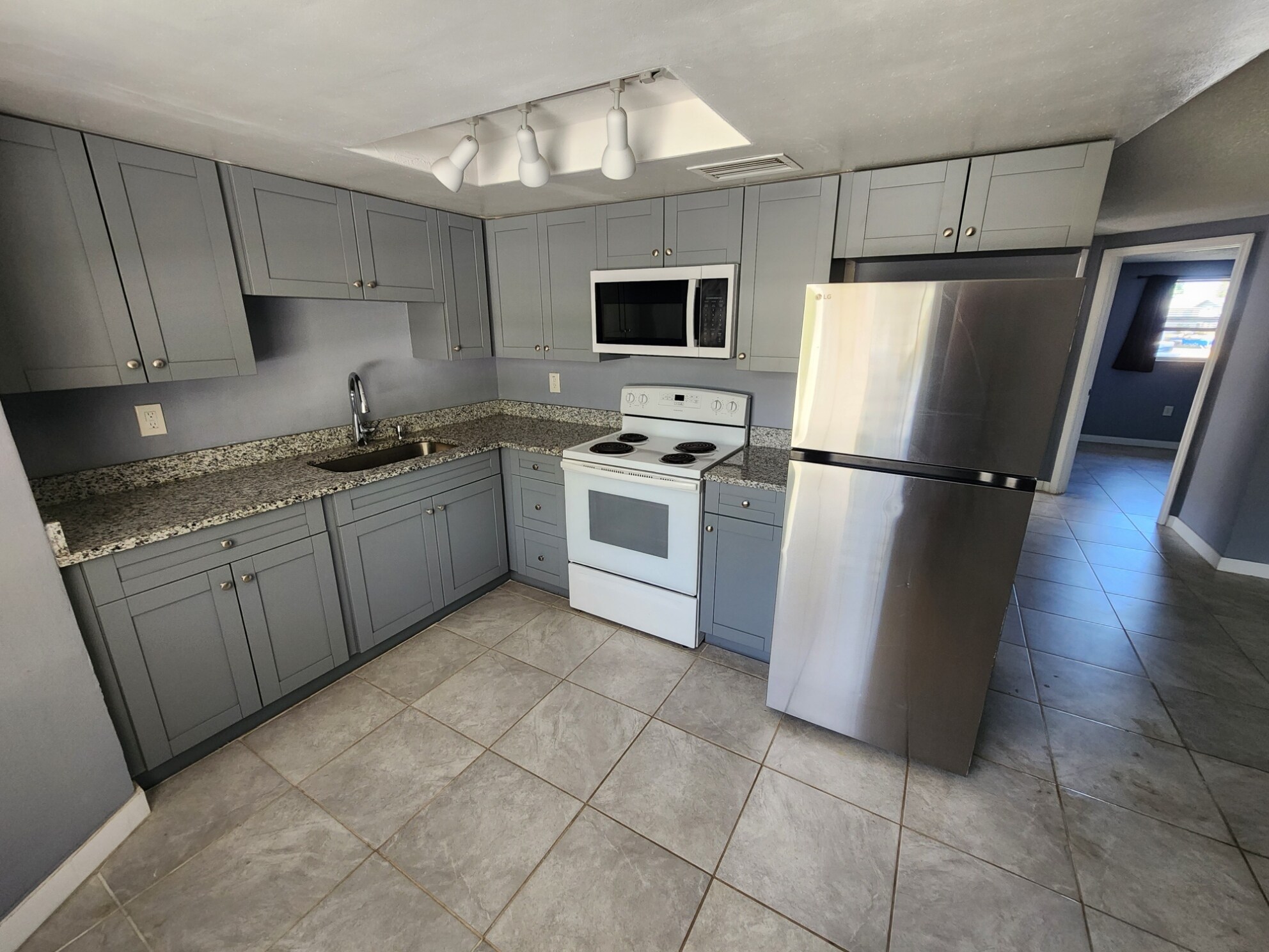 Kitchen - 12511 1st Is