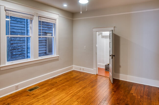 Building Photo - 228 W 38th St
