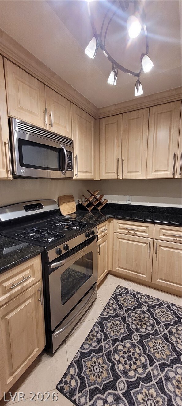 Building Photo - 260 E Flamingo Rd