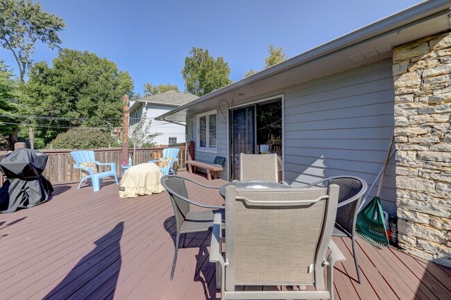 Building Photo - {9534} Updated Nall Hills Home + Two Car Garage + Finished Basement + 3 Full Baths!