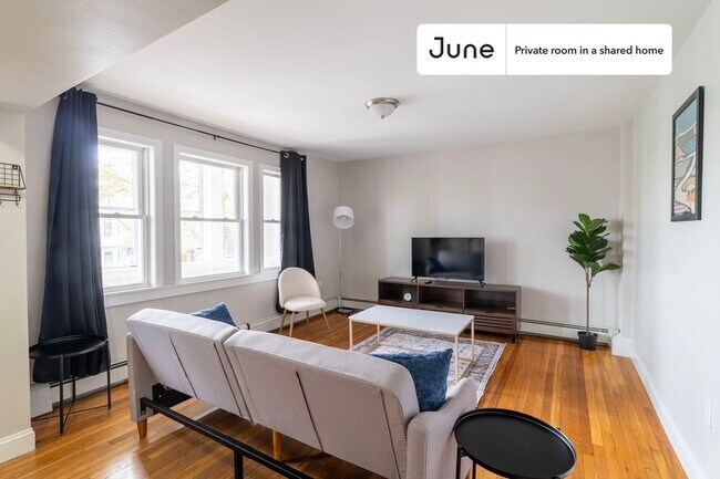 Building Photo - Room in Shared 5 bed/1.5 bath home