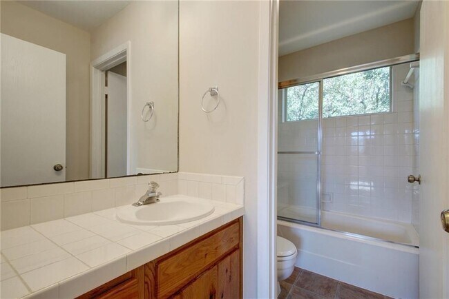 Building Photo - 8304 Bradford Edward Cove