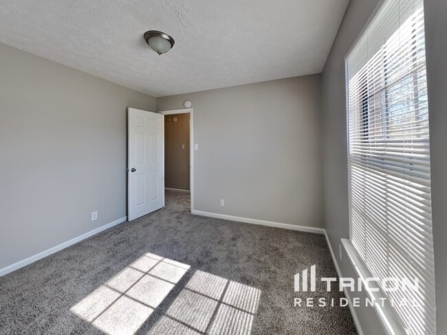 Building Photo - 7760 Oakshot Ln