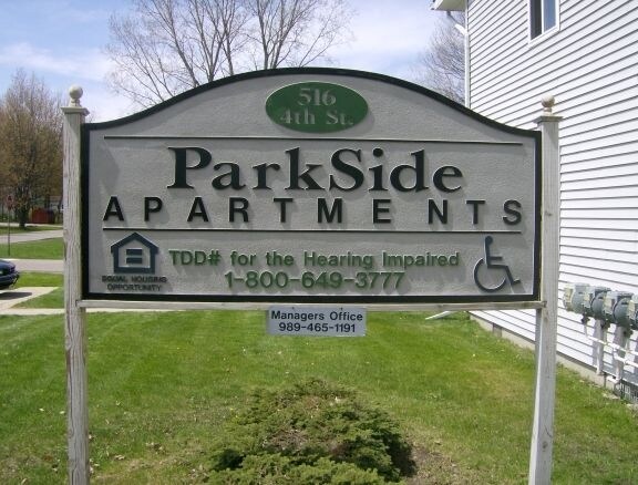 Primary Photo - Parkside Apartments