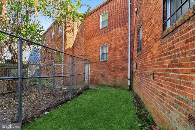 Building Photo - 500 Tennessee Ave NE