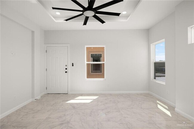 Building Photo - 1509 Pamplona St