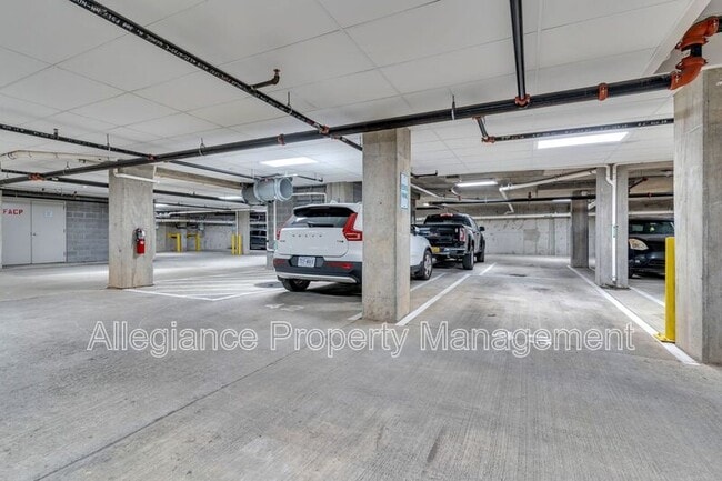Building Photo - 1800 Mt Vernon Ave