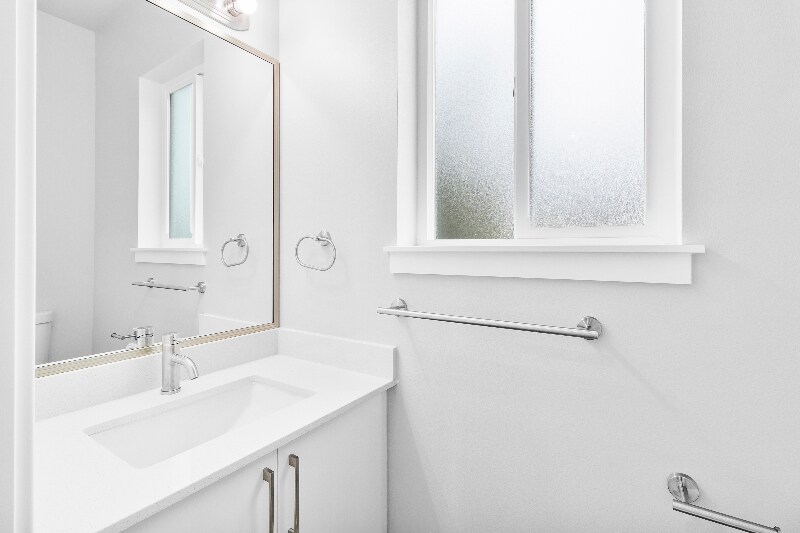 Building Photo - 5724 Sterling Ave