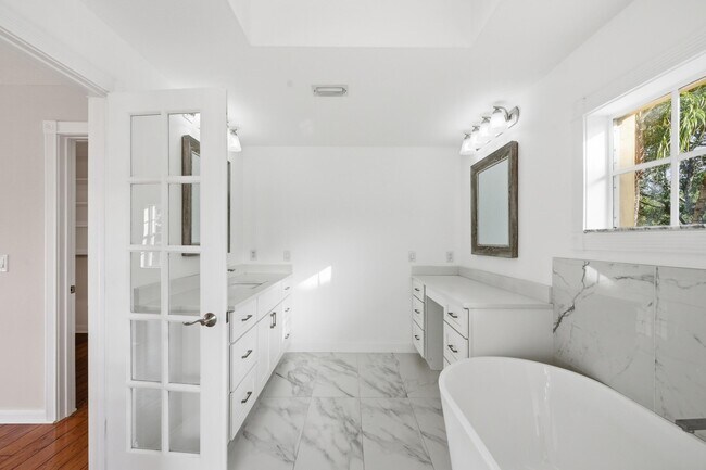 Building Photo - 207 Banyanwood Point