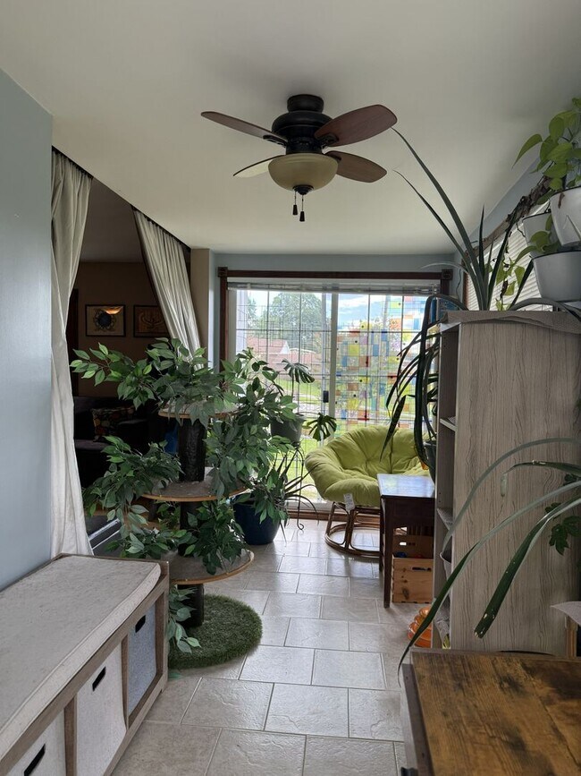 Building Photo - Adorable 2-Bedroom Cottage in Marion!