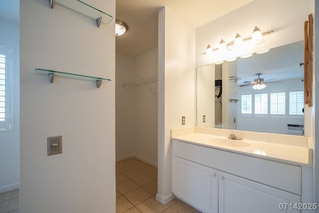 Building Photo - 3Bd, 2Ba Condo in Lombard Way, Ewa Gentry
