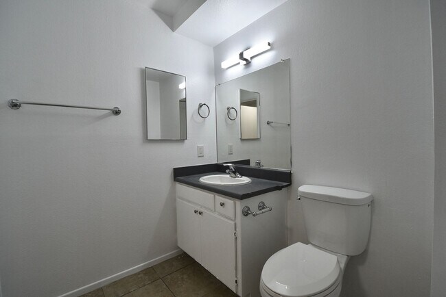 Building Photo - 5328 Riverton Ave