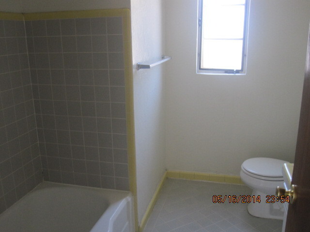 Building Photo - Close to Park Rental