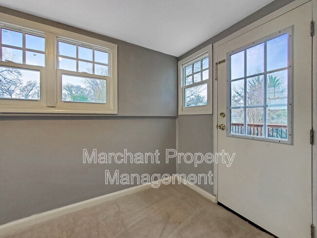 Building Photo - 114 Central Ave