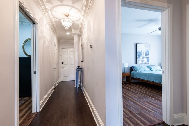 Building Photo - Furnished 3 bedroom/2bath Condo including Utilities!