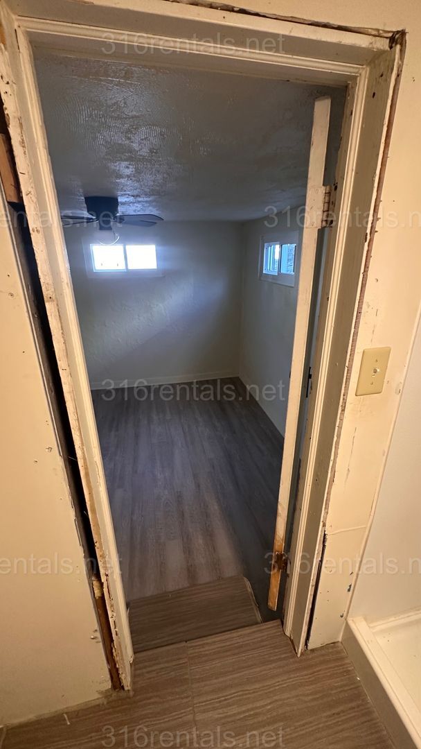 Building Photo - $625 - 1 nonconforming room / 1 bathroom - Apartment in the McCormick Neighborhood