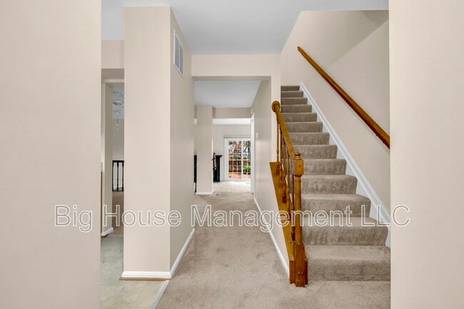 Building Photo - 44 Robin Ridge Ct