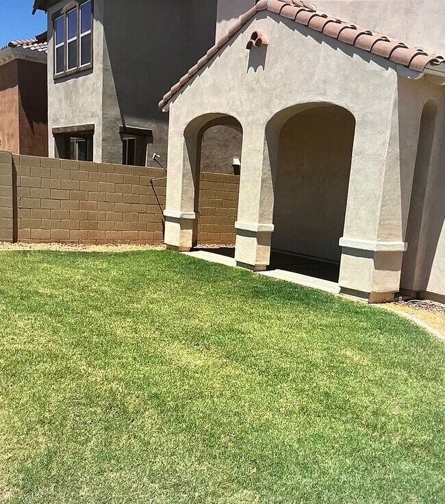 Building Photo - 1139 E Park Ave