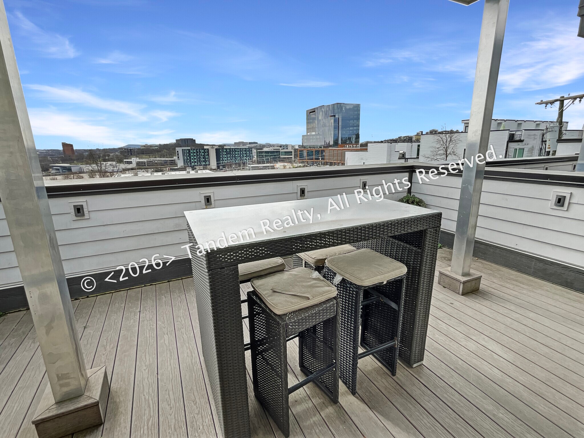 Building Photo - 2807 Delaware Ave