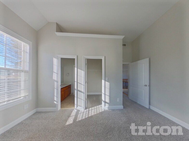 Building Photo - 3620 Little Spring Dr