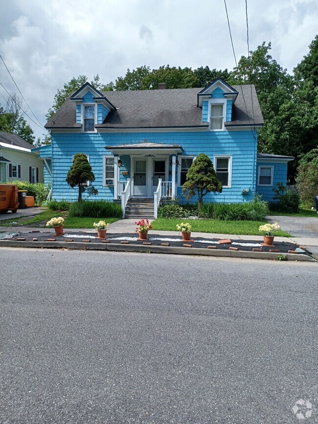 Front Entrace - 31 Grove Ave