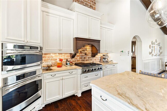 Building Photo - 10355 Trout Rd