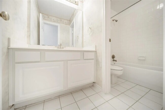 Building Photo - 4824 Holly Berry Dr