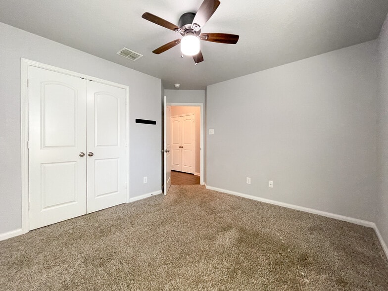 Building Photo - 10265 Driskill Dr