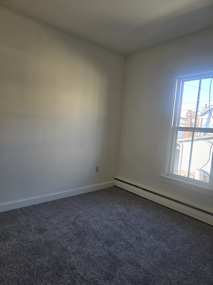 New carpeting in bedroom - 342 Boyd St