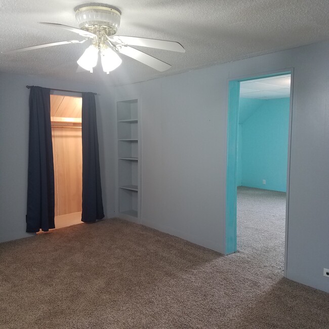 Bedroom 3 closet - upstairs - 1201 E Walnut St