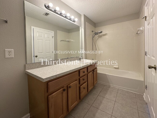 Building Photo - 1036 N Black Cherry Dr
