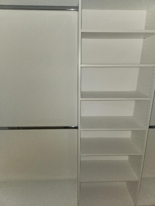 Building Photo - 114 Lake Emerald Dr