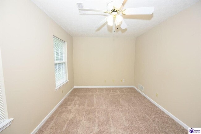 Building Photo - 1802 Oriole Dr