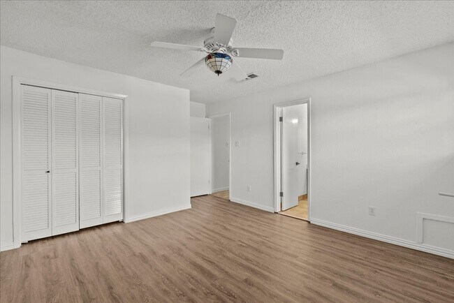 Building Photo - 17 Antilles Ln