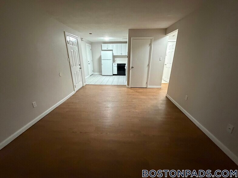 Building Photo - 18 Belmont St